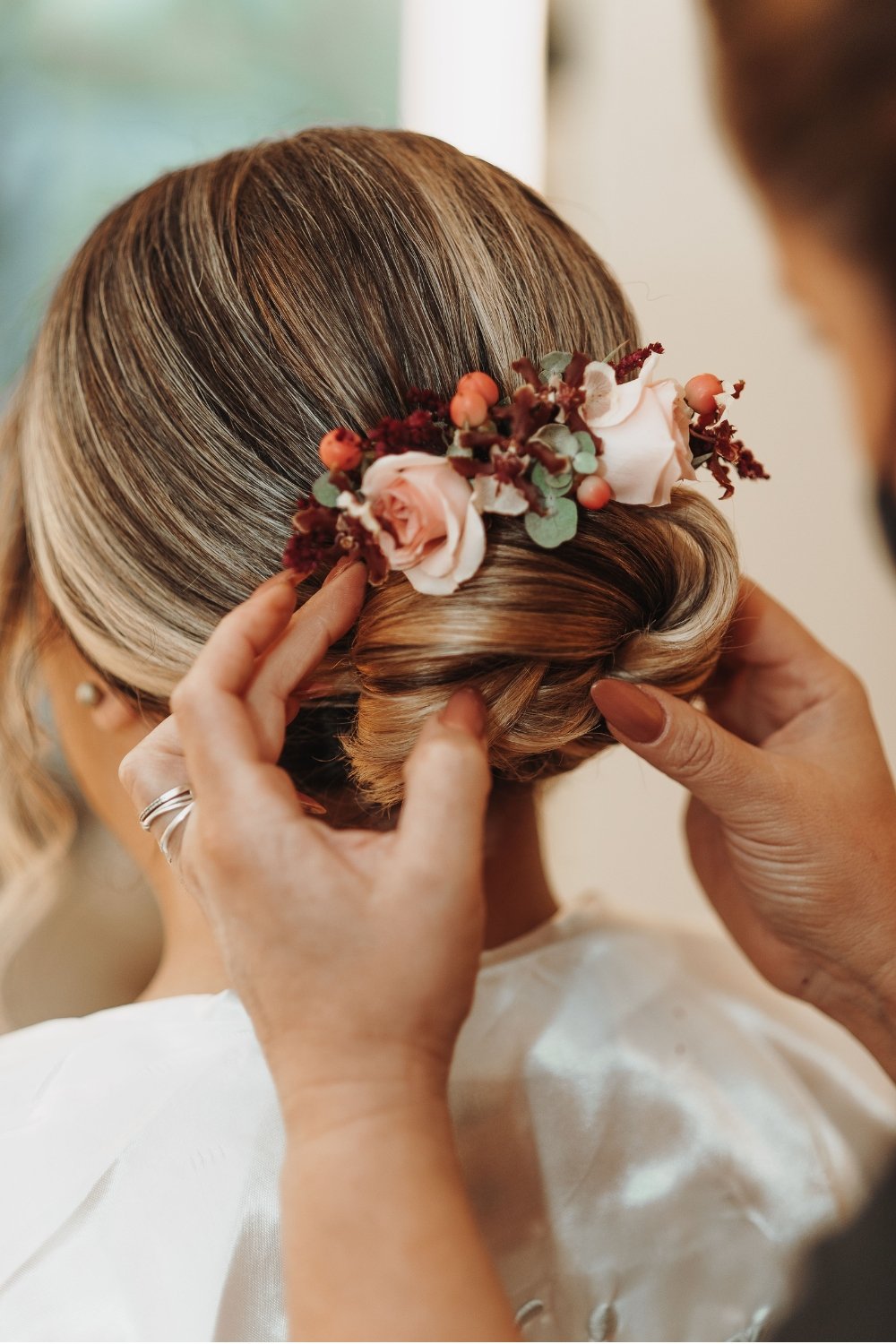 How To Choose The Perfect Bridesmaid Hairstyle For The Special Day