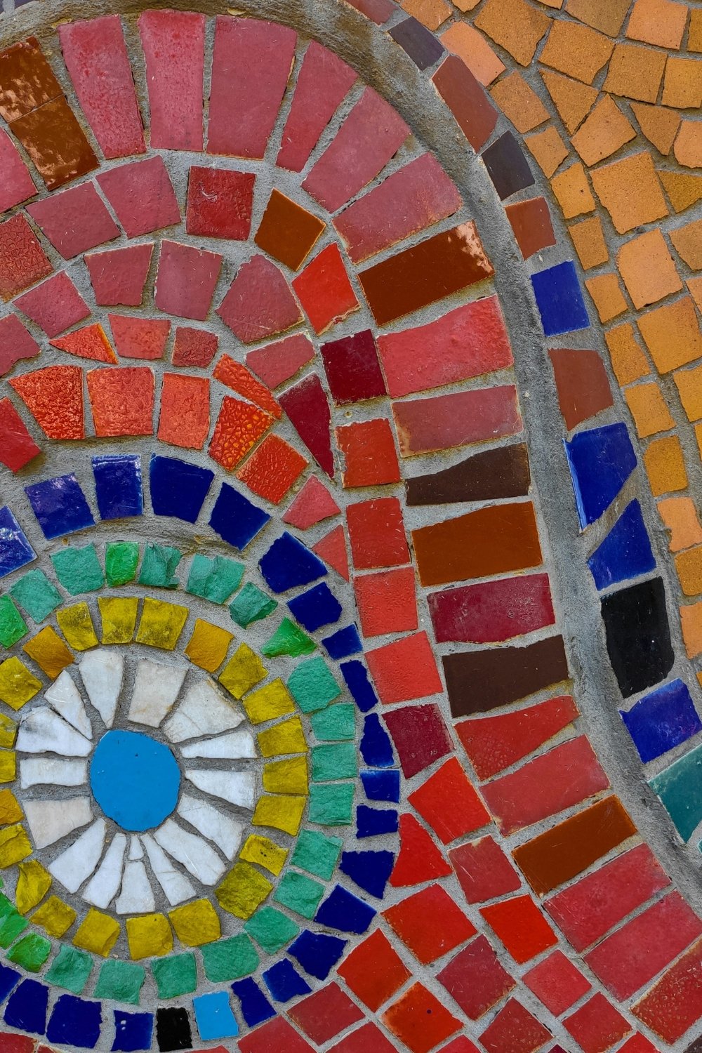 Colorful Mosaic Art Ideas for a One-of-a-Kind Garden