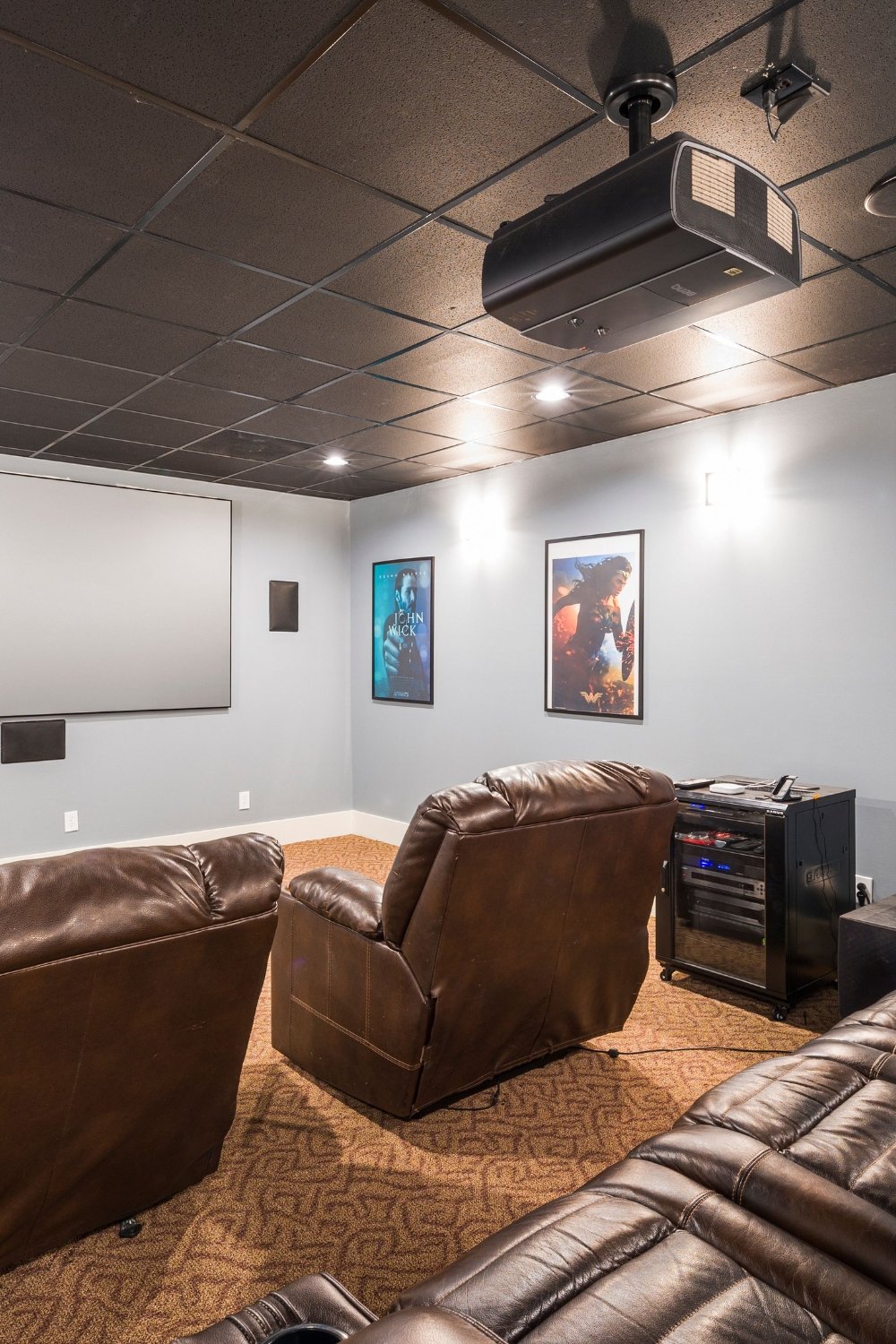 How to Build a Mini Home Theater on a Budget