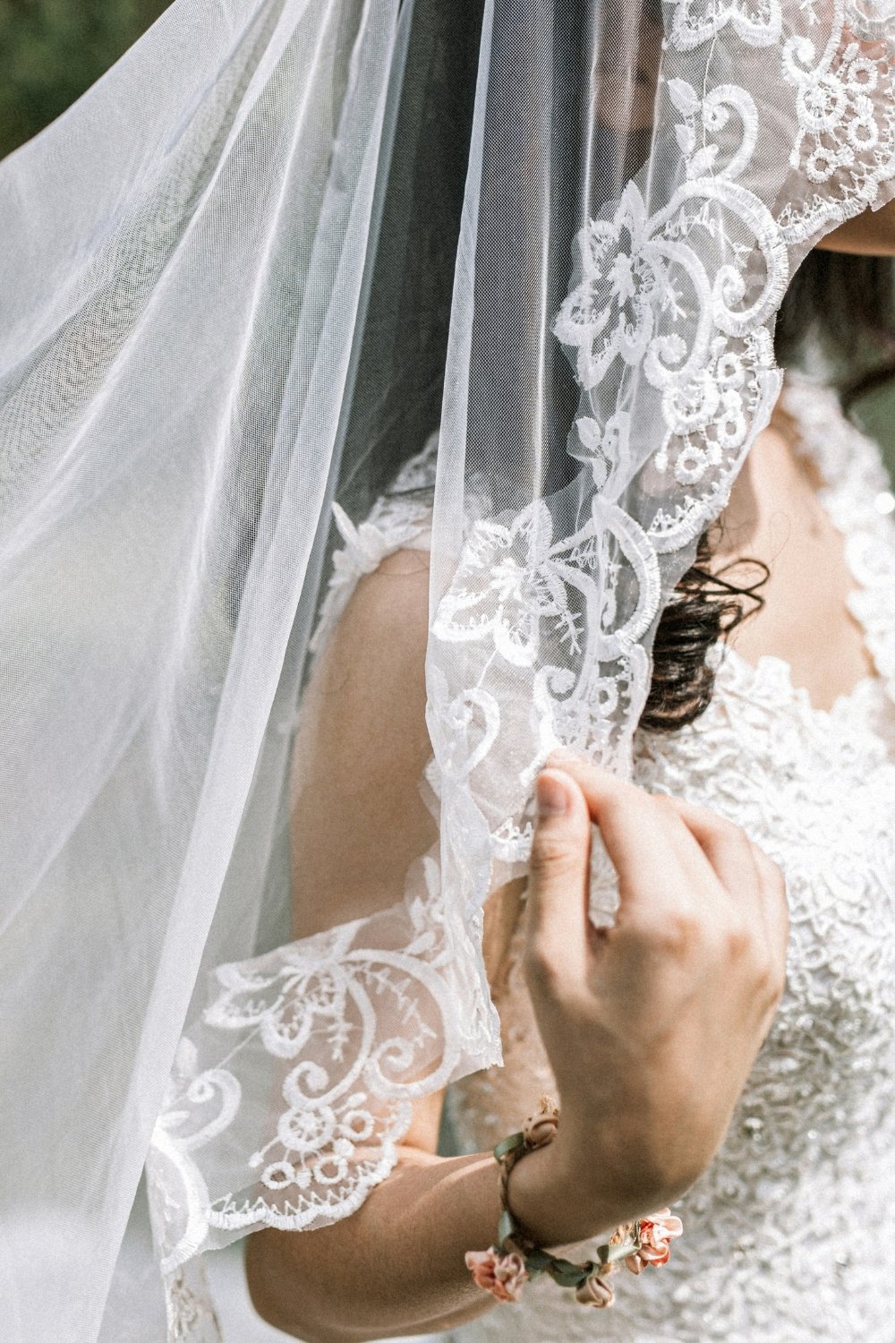 Veil Photoshoot Ideas I’d Send My Photographer