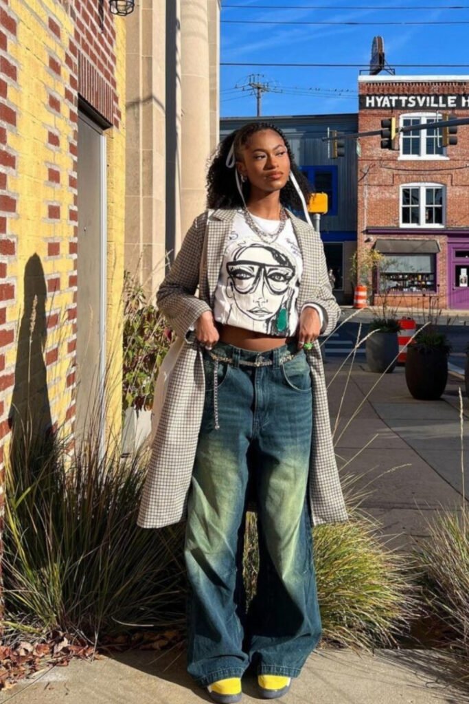 Graphic tee, long cardigan and baggy jeans for a relaxed outfit